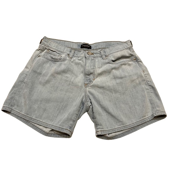 Banana Republic Light Wash Mid Rise Jean Shorts.  Size 4 - Picture 1 of 4